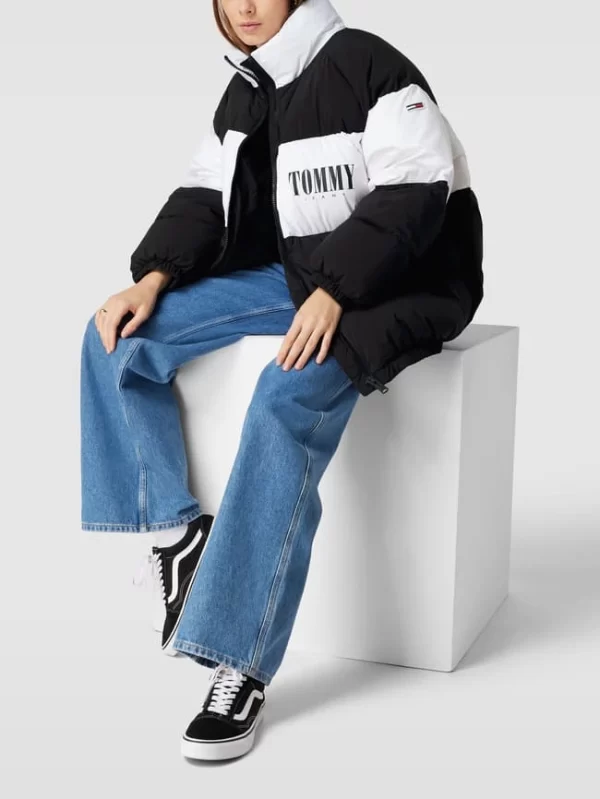 Tommy Jeans Daunenjacke Mit Label-Details – Schwarz 1