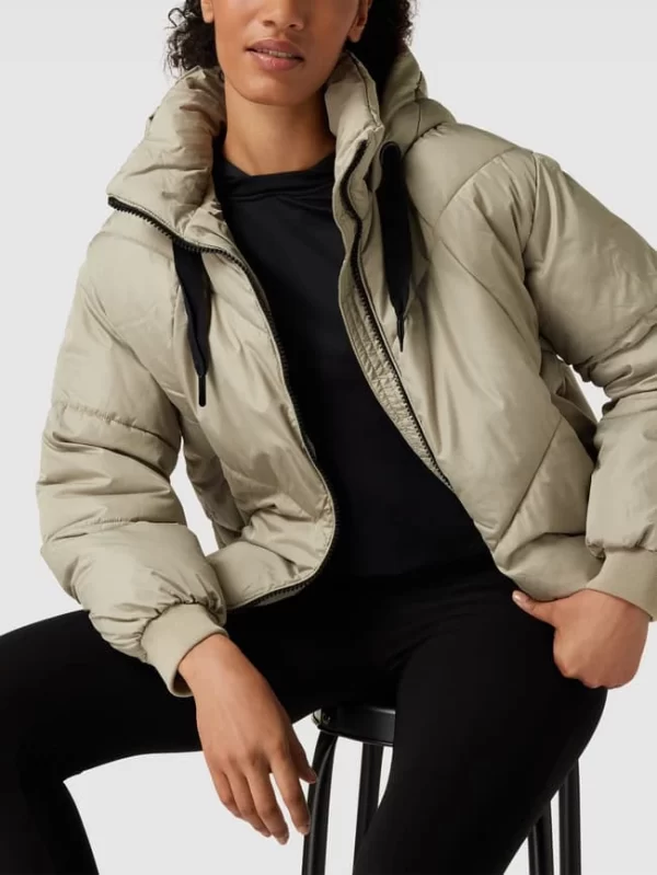 Vero Moda Outdoor Cropped Steppjacke Mit Reißverschlusstaschen – Stein 4