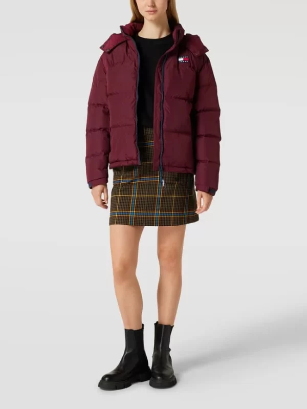 Tommy Jeans Daunenjacke Mit Label-Patch Modell ‘Alaska’ – Bordeaux Rot 1