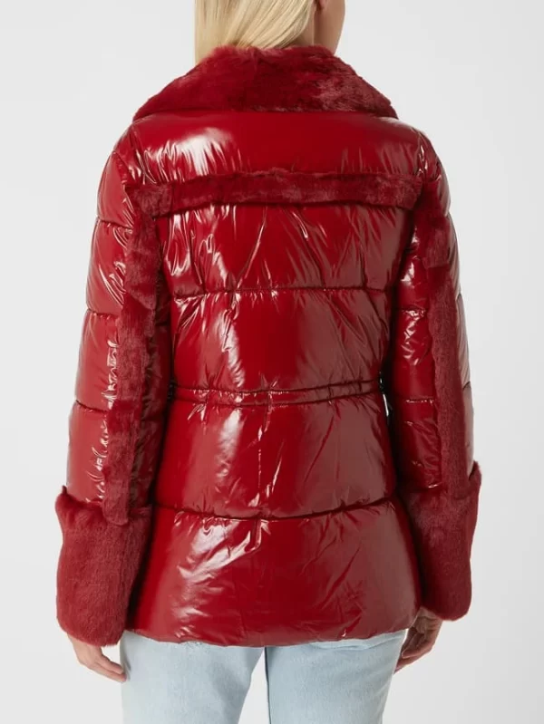 Marciano Guess Steppjacke Mit Webpelzbesatz Modell ‘Bessie’ – Dunkelrot 6