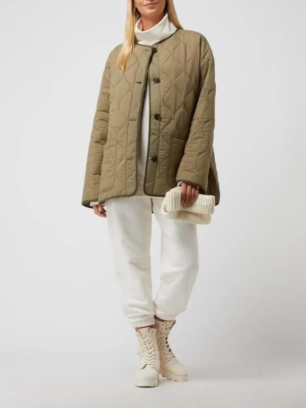 KARO KAUER EXKLUSIV Oversized Steppjacke Mit überschnittenen Schultern – Karo Kauer X P&C – Exklusiv Bei Uns – Schilf 1