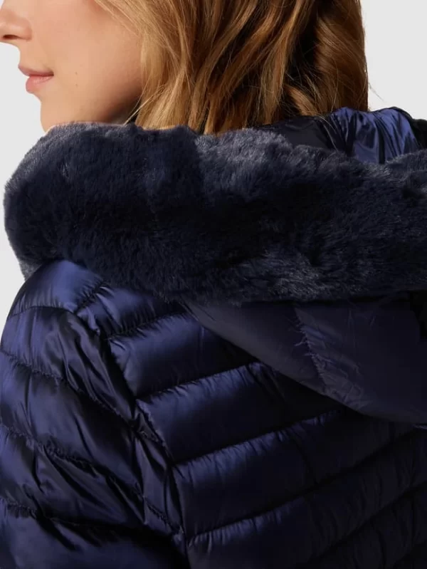Betty Barclay Daunenjacke Mit Strukturmuster Modell ‘SOPO’ – Marineblau 4