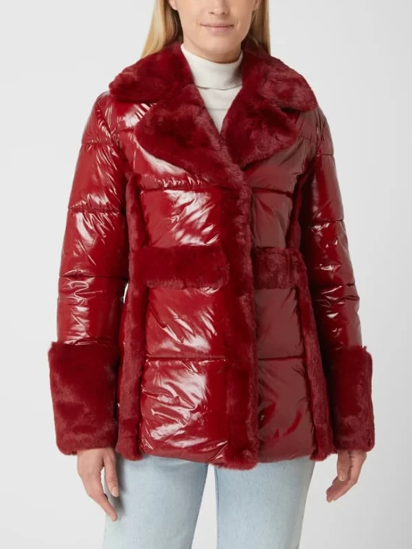 Marciano Guess Steppjacke Mit Webpelzbesatz Modell ‘Bessie’ – Dunkelrot 5