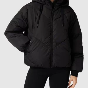 Vero Moda Outdoor Cropped Steppjacke Mit Reißverschlusstaschen – Schwarz 13