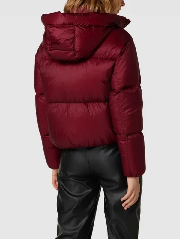 Tommy Hilfiger Daunenjacke Mit Label-Details – Bordeaux Rot 6
