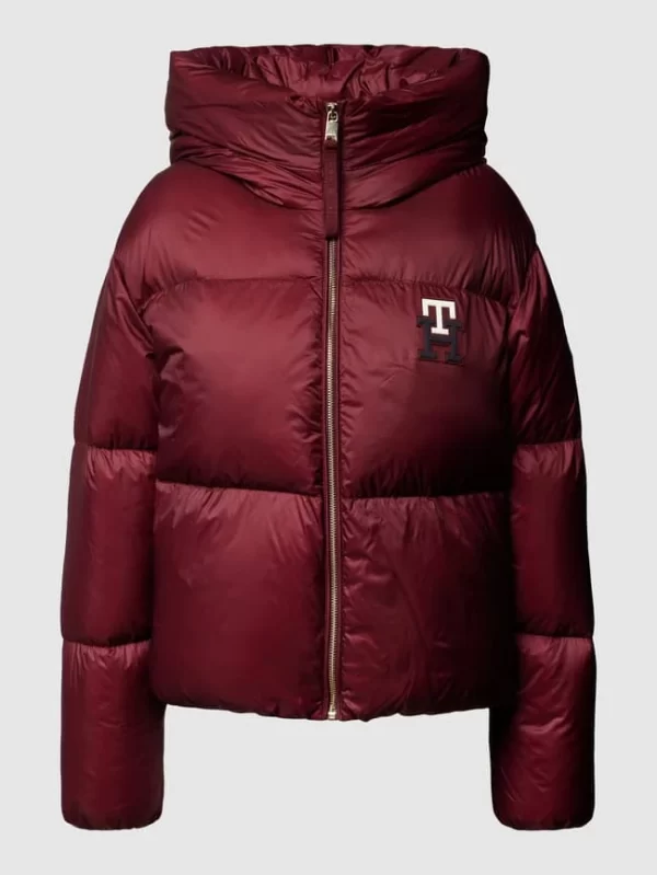 Tommy Hilfiger Daunenjacke Mit Label-Details – Bordeaux Rot 3