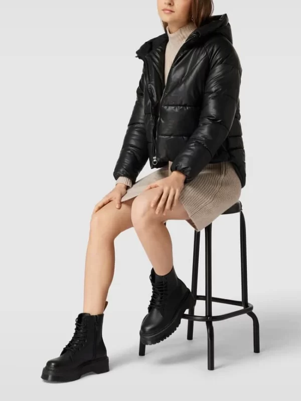 Only Steppjacke Mit Stehkragen Modell ‘ONLANJA’ – Schwarz 1