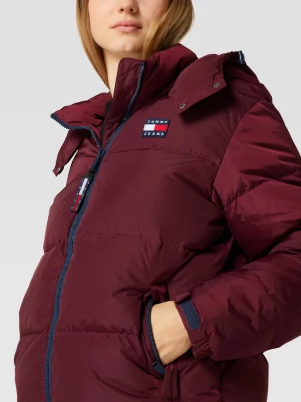 Tommy Jeans Daunenjacke Mit Label-Patch Modell ‘Alaska’ – Bordeaux Rot 4