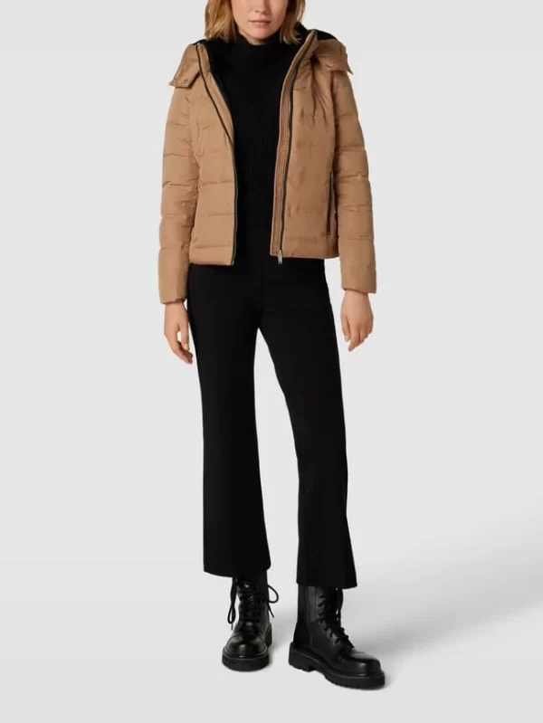 Vero Moda Outdoor Daunenjacke Mit Seitlichen Reißverschlusstaschen Modell ‘DOLLY’ – Beige 1