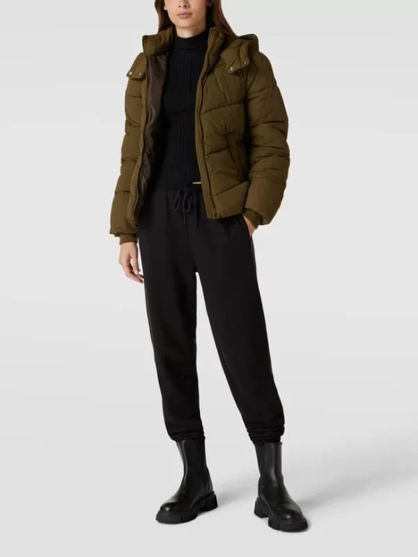 Pieces Steppjacke Mit Kapuze – Olivgrün 1