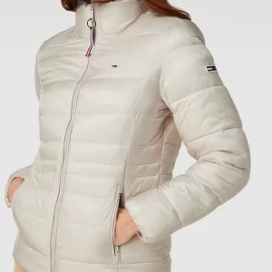 Tommy Jeans Steppjacke Mit Label-Details – Offwhite 11